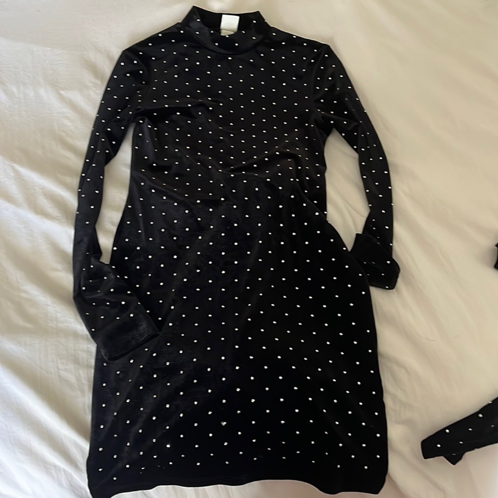 velvet long sleeve black dress
